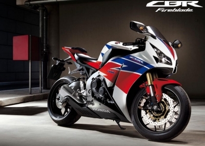 Honda CBR 1000RR (FIREBLADE) Specfications And Features